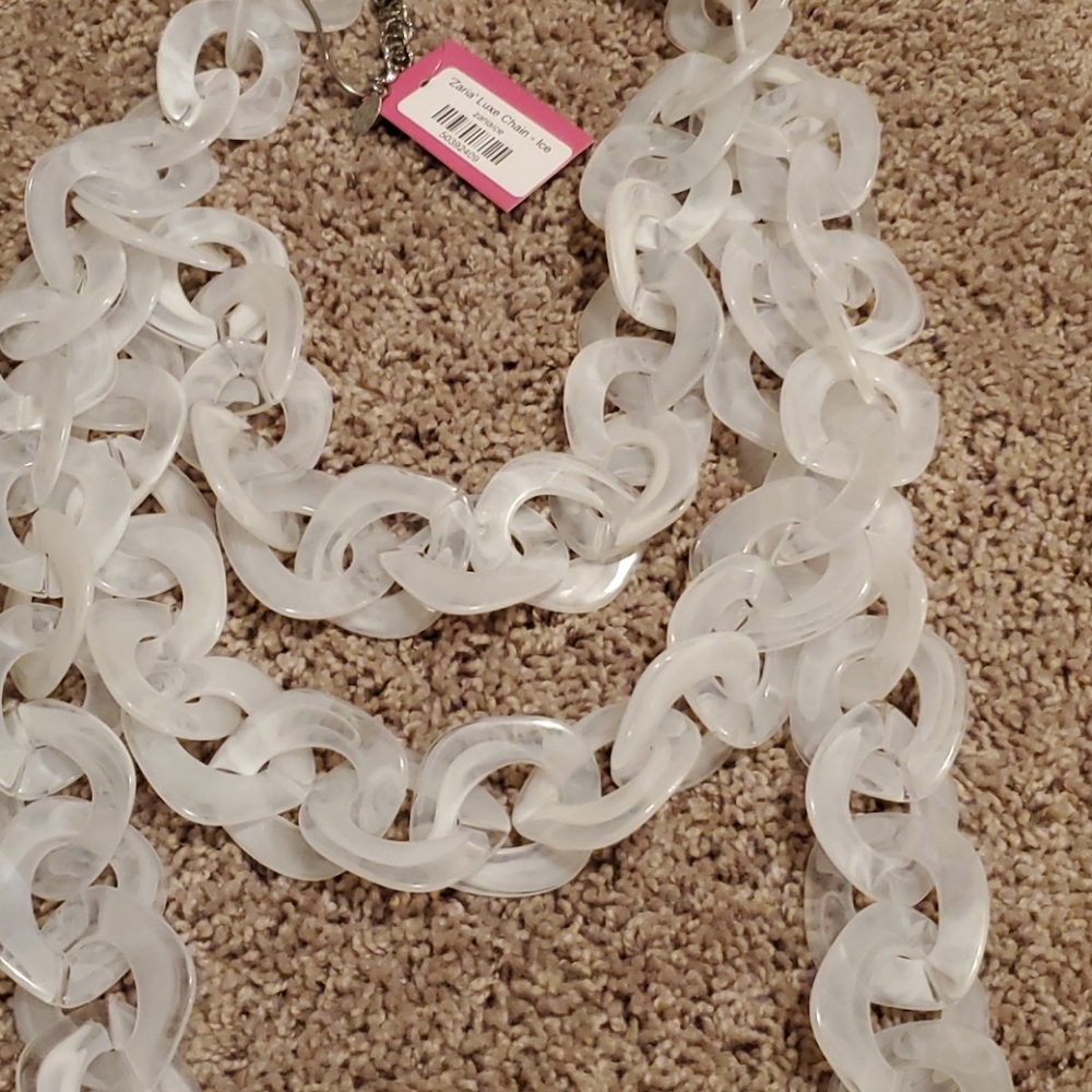 Sassy Jones Vintage White Zaria Link Necklace. Never worn.
